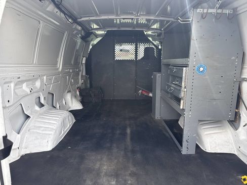 Used 2013 Ford E-150 and Econoline 150 image 9