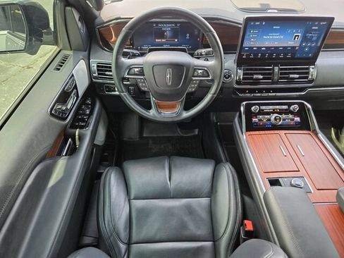 Used 2024 Lincoln Navigator Reserve AWD/4WD image 16
