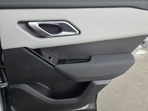 Used 2025 Land Rover Range Rover Velar Dynamic SE image 20