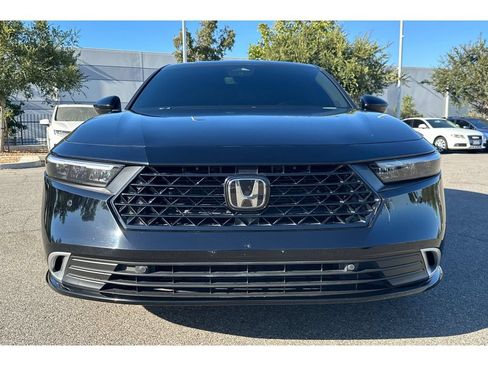Used 2025 Honda Accord Touring image 9