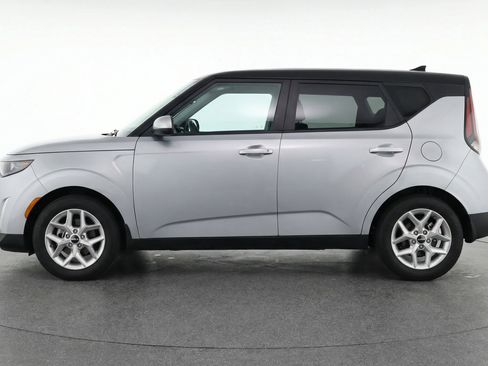 Used 2025 Kia Soul LX w/ LX Technology Package image 5