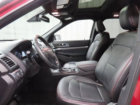 Used 2018 Ford Explorer Sport w/ Equipment Group 401A image 9