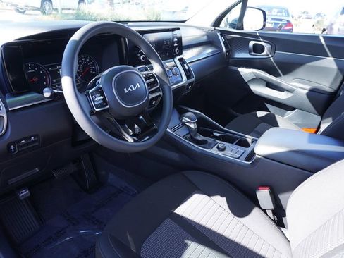 Used 2023 Kia Sorento LX image 17