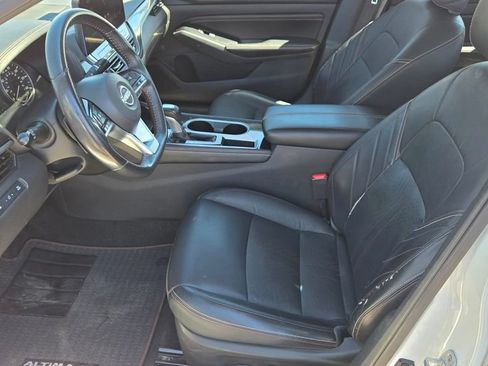 Used 2023 Nissan Altima 2.5 SR w/ SR Premium Package FWD image 13
