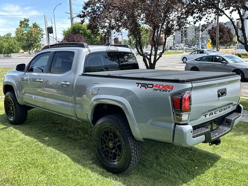 Used 2021 Toyota Tacoma TRD Sport w/ Technology Package AWD/4WD image 8