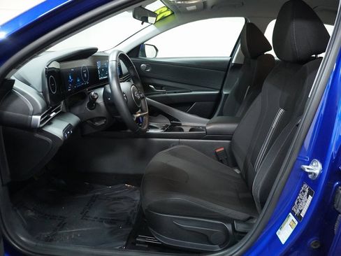 Certified 2023 Hyundai Elantra SEL w/ Convenience Package image 11