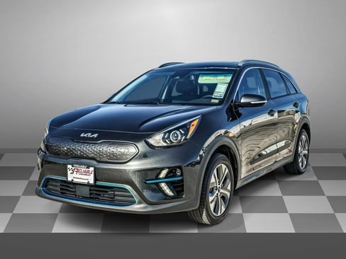 Used 2022 Kia Niro EX Premium w/ Cold Weather Package image 3