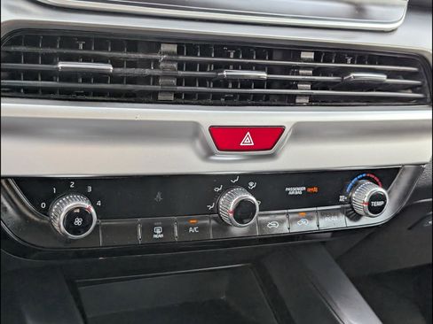 Used 2020 Kia Telluride LX FWD image 16