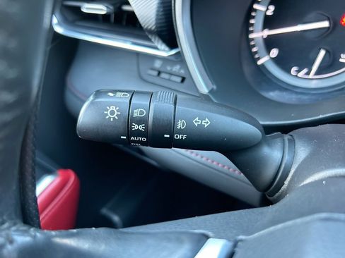 Used 2021 Toyota Highlander XSE FWD image 21