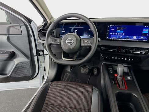New 2026 Nissan Kicks SR FWD image 22