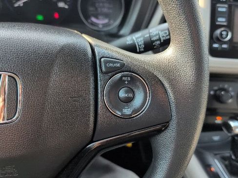 Used 2022 Honda HR-V LX image 7