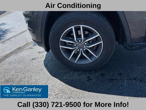 Used 2020 Jeep Grand Cherokee Limited AWD/4WD image 16