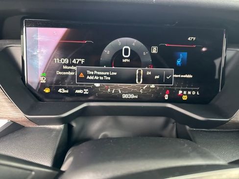 Used 2024 GMC Acadia Denali image 19