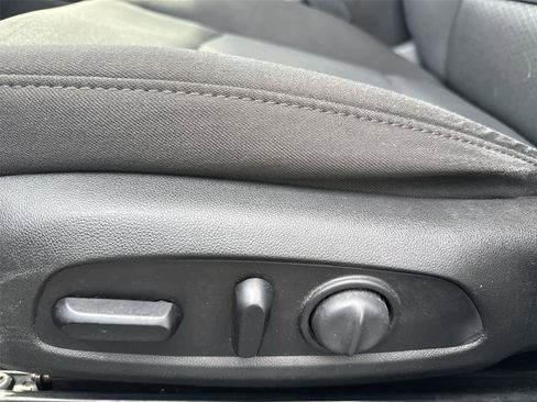 Used 2021 Chevrolet Malibu RS FWD image 12