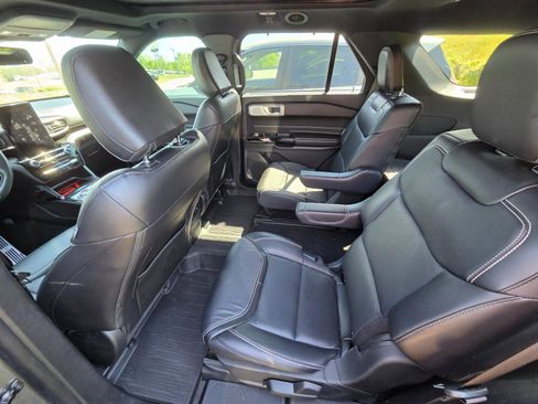 Used 2022 Ford Explorer ST w/ Equipment Group 401A image 10