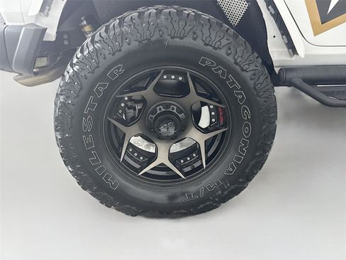 Used 2021 Jeep Wrangler Unlimited Rubicon w/ Trailer Tow Package AWD/4WD image 34