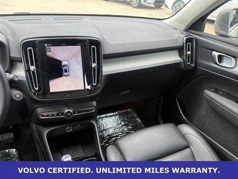 Certified 2025 Volvo XC40 B5 Plus AWD/4WD image 14