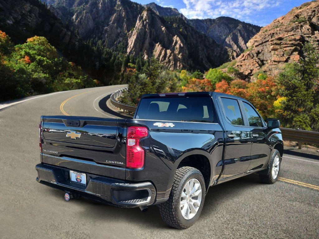 Used 2024 Chevrolet Silverado 1500 Custom AWD/4WD image 3