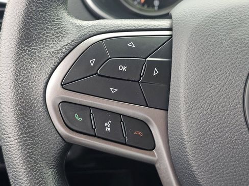 Used 2021 Jeep Cherokee Latitude image 14