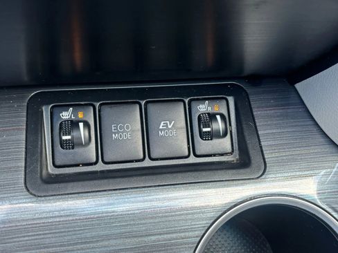 Used 2012 Toyota Camry XLE w/ Leather Pkg image 34