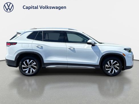 Certified 2025 Volkswagen Tiguan S FWD image 4