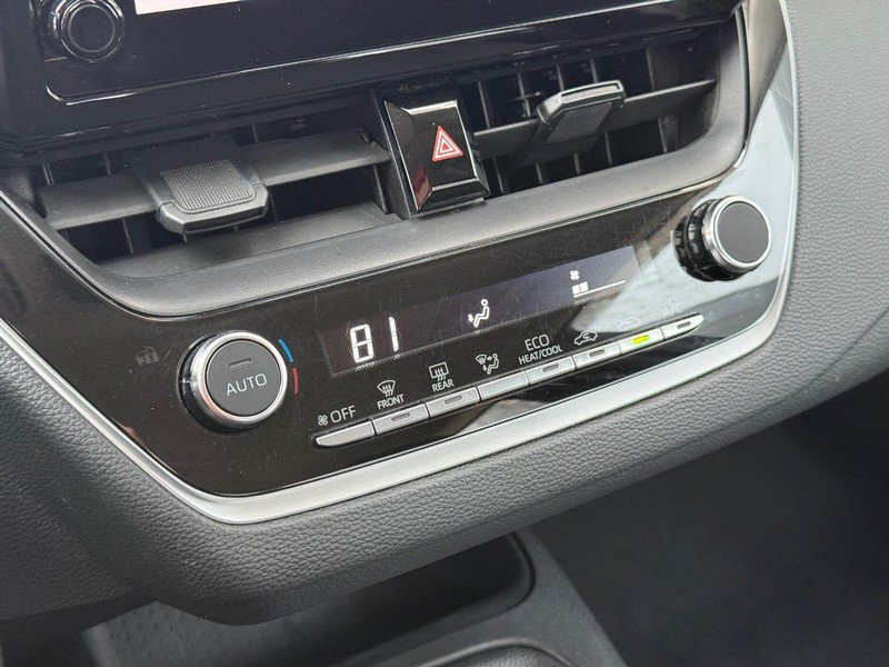 Used 2023 Toyota Corolla LE FWD image 28