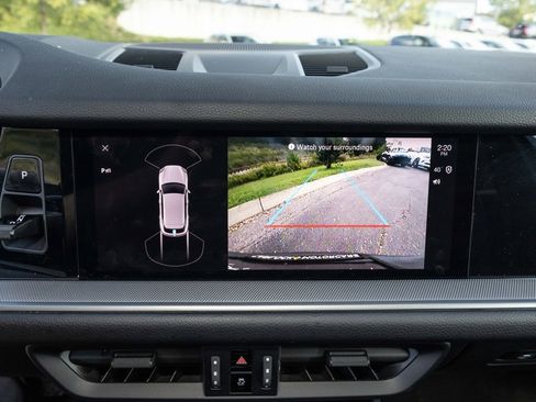 Used 2024 Porsche Cayenne image 28