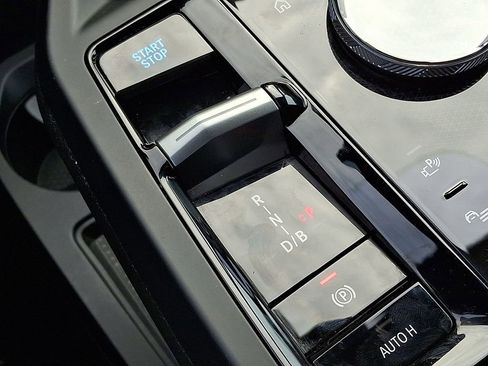 Certified 2026 BMW iX xDrive45 w/ M Sport Package image 14