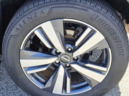 Certified 2023 Nissan Rogue SL w/ SL Premium Package image 10