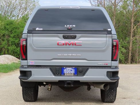 Used 2024 GMC Sierra 2500 AT4 w/ AT4 Preferred Package AWD/4WD image 18