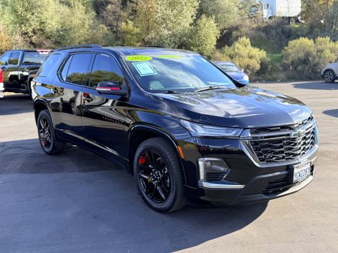 Used 2022 Chevrolet Traverse Premier w/ Redline Edition image 4