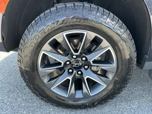 Used 2023 Chevrolet Tahoe Z71 w/ Luxury Package AWD/4WD image 9