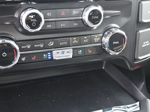 New 2026 Ford F250 Lariat w/ Black Appearance Package AWD/4WD image 23
