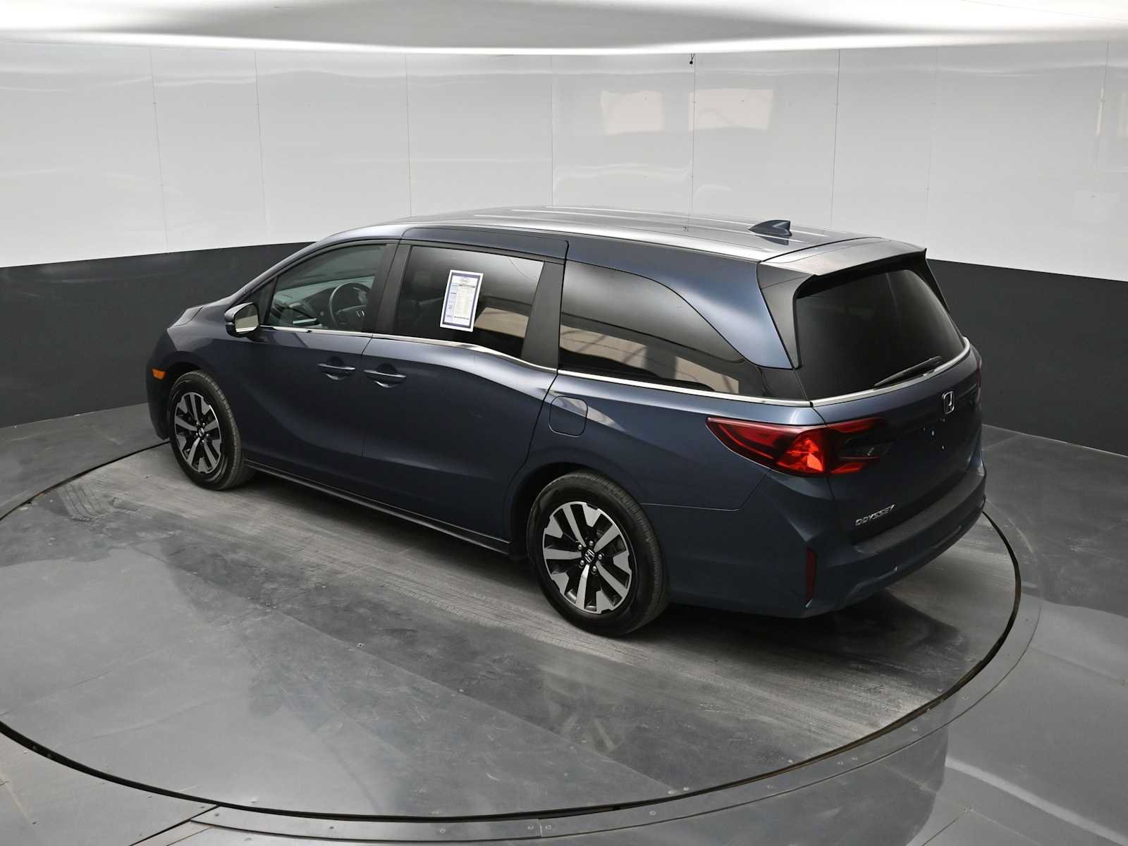 Used 2025 Honda Odyssey EX-L image 31