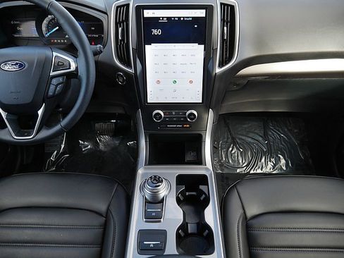 Used 2024 Ford Edge SEL w/ Convenience Package image 20