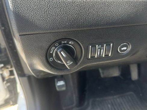 Used 2017 Chrysler 300 S AWD/4WD image 9