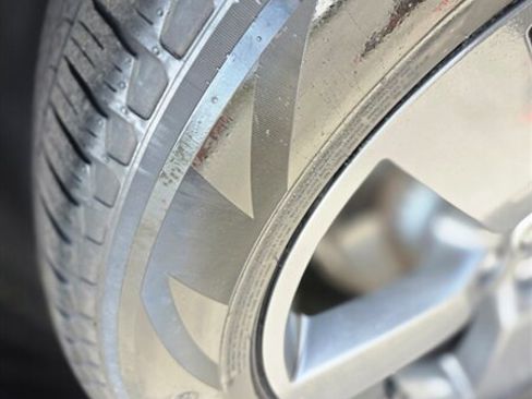 Used 2023 Land Rover Defender 110 X-Dynamic SE image 5