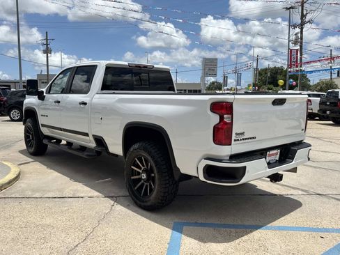 Used 2022 Chevrolet Silverado 3500 LT w/ All Star Edition AWD/4WD image 5