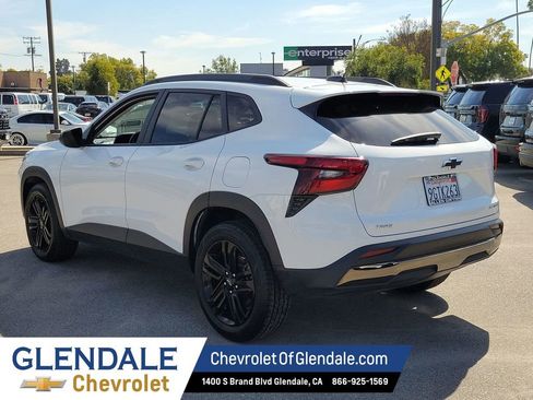 Used 2024 Chevrolet Trax ACTIV w/ Sunroof Package image 14