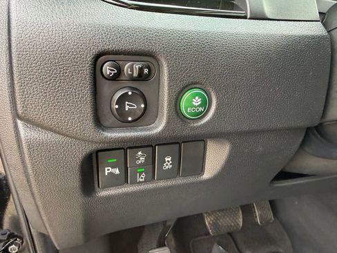 Used 2020 Honda Pilot Elite image 17