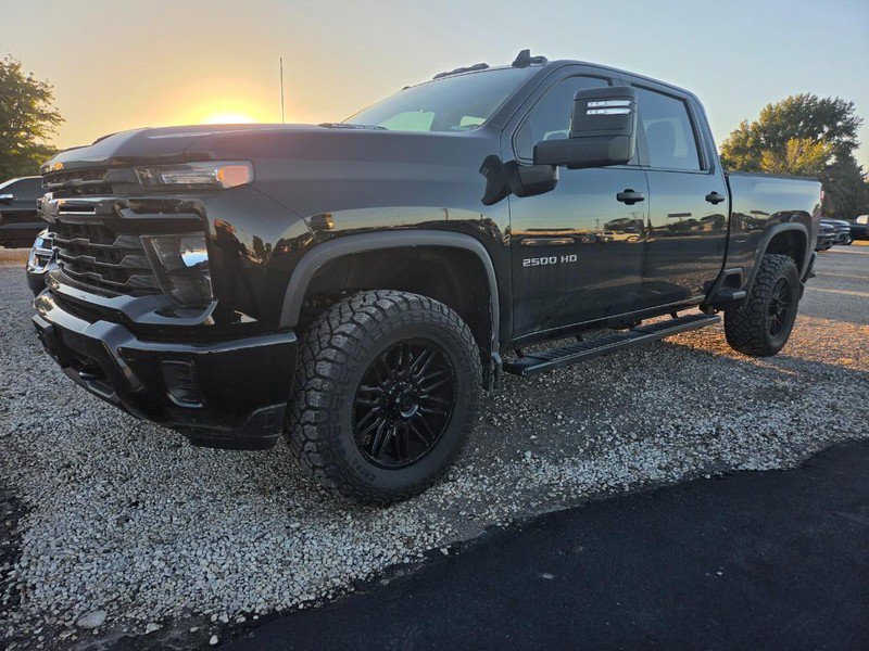 Used 2024 Chevrolet Silverado 2500 Custom w/ Custom Value Package AWD/4WD image 3
