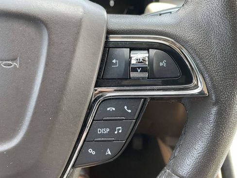 Used 2023 Lincoln Nautilus AWD w/ Premium Package image 25