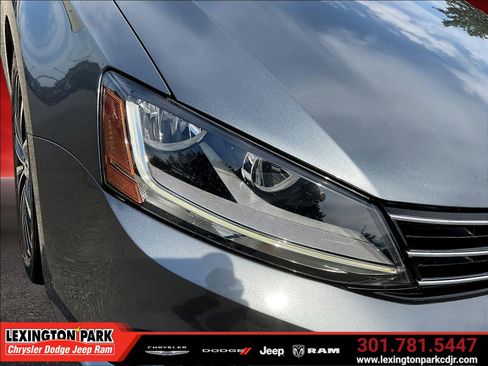 Used 2017 Volkswagen Jetta Sport FWD image 31