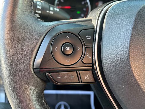 Used 2021 Toyota RAV4 XLE Premium image 22