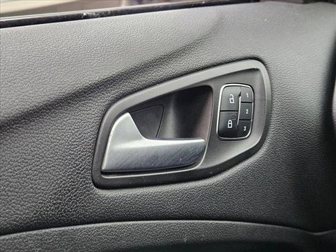 Used 2017 Ford Escape Titanium FWD image 19