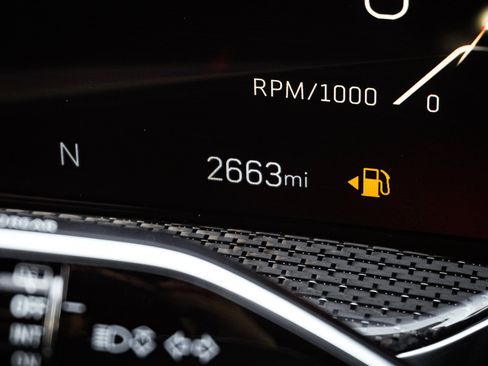 Used 2025 Cadillac Escalade V image 23