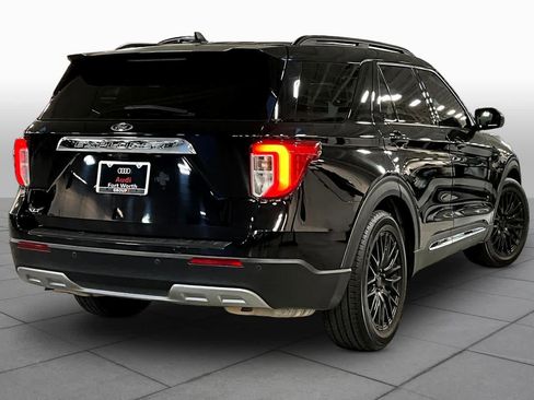 Used 2021 Ford Explorer XLT w/ Equipment Group 202A RWD image 13