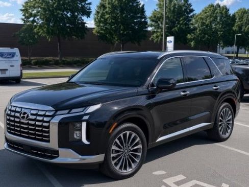 Used 2024 Hyundai Palisade Calligraphy FWD image 3