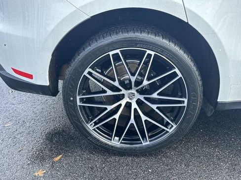 Used 2022 Porsche Macan image 20