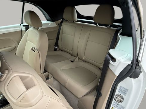 Used 2013 Volkswagen Beetle 2.5 image 28